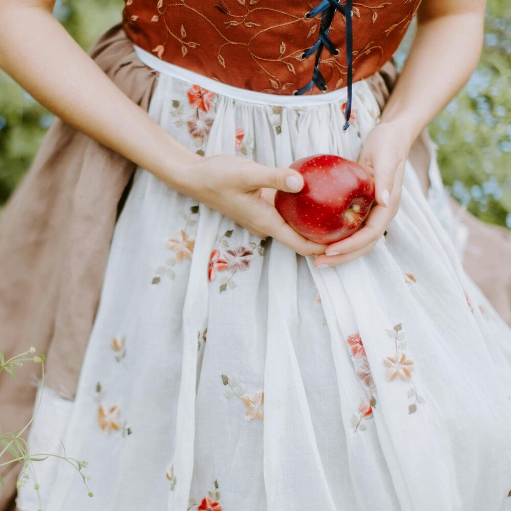 MYSTERY DISNEY PRINCESS MAKEUP & SELF-CARE BUNDLE - Picture 1 of 1
